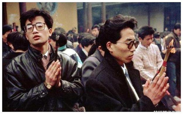 斑驳红警服：90年代刑侦老警察的真实经历