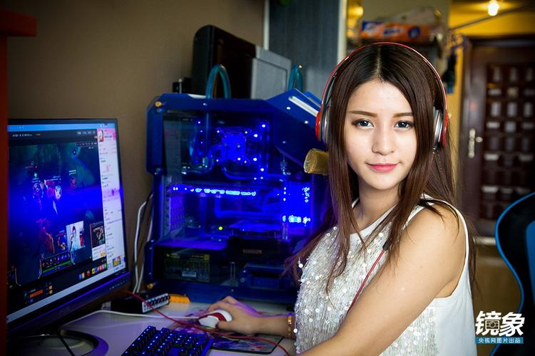 LOL童话：游戏主播的台前幕后生活揭秘