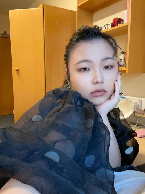 没想到！华伊沫素颜也这么漂亮，看完你也会爱上她