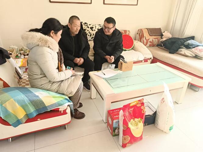 黑暗圣殿社区：走访慰问，关爱社区弱势群体