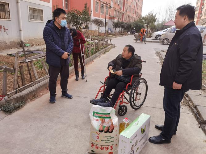 黑暗圣殿社区：走访慰问，关爱社区弱势群体