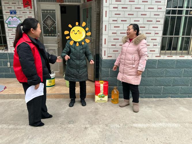 黑暗圣殿社区：走访慰问，关爱社区弱势群体